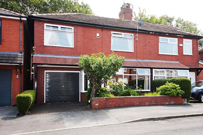 4 Bedroom Semi-Detached House For Sale In Wilshaw Grove, Ashton-Under-Lyne, OL7