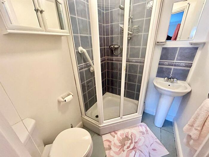 2 Bedroom Apartment To Rent In Rhos Promenade, Rhos On Sea, Colwyn Bay, LL28