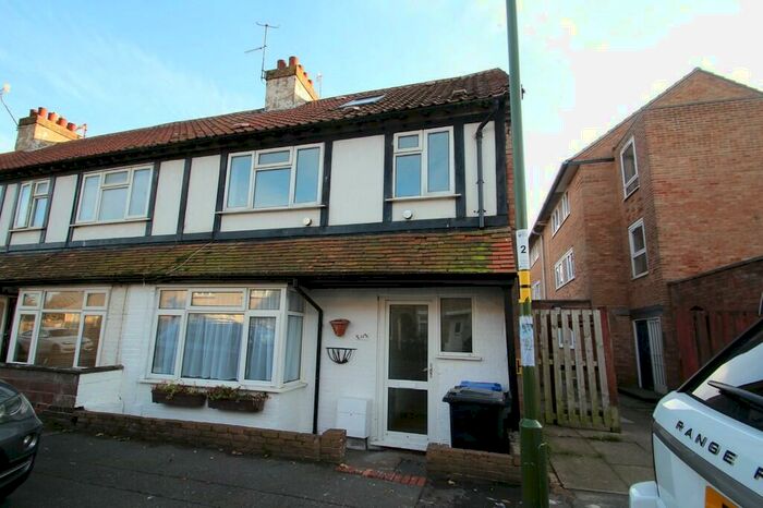 4 Bedroom End Of Terrace House To Rent In St. Aubyns Road, Fishersgate, BN41