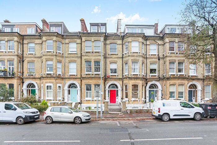 2 Bedroom Flat For Sale In Cromwell Road, Hove, BN3
