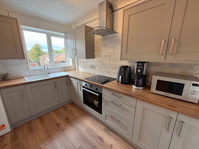2 Bedroom Flat For Sale In Brittany Court, High Street South, Dunstable, LU6