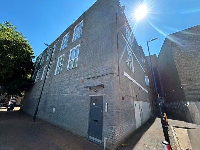 1 Bedroom Flat To Rent In Bridge Street, Swindon, SN1