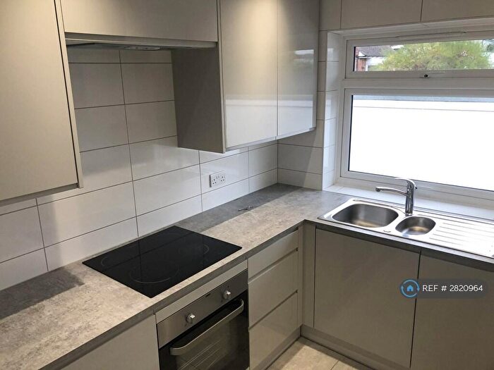 2 Bedroom Flat To Rent In Edster Court, Portslade, Brighton, BN41