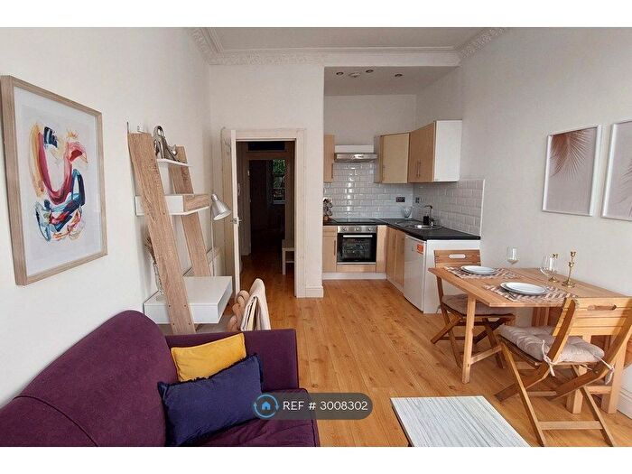1 Bedroom Flat To Rent In Glasgow, Glasgow, G20