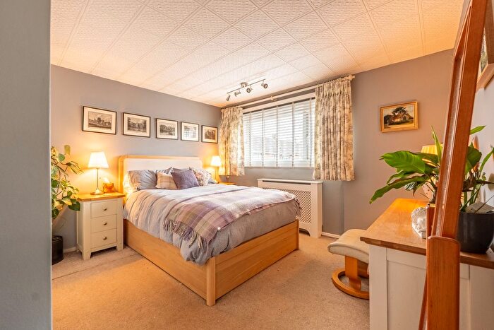 3 Bedroom End Of Terrace House For Sale In Hill View, Carterton, Oxfordshire, OX18