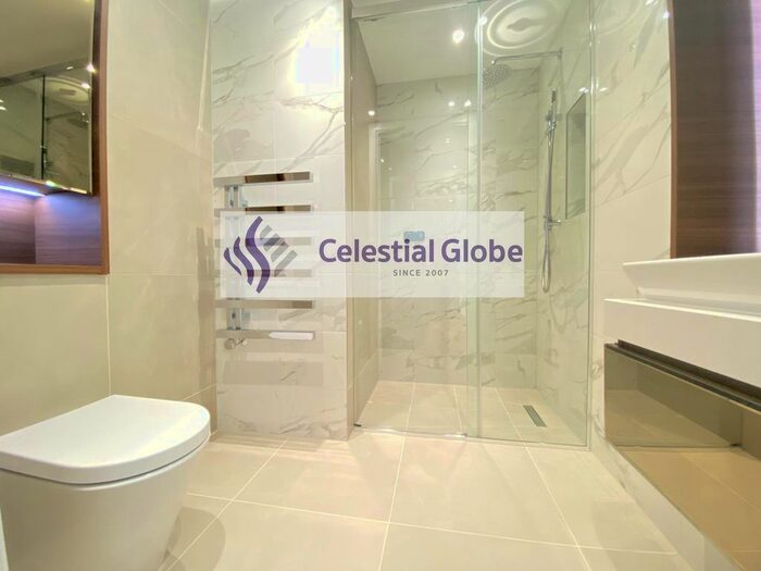 2 Bedroom Flat To Rent In Piazza Walk, London, E1