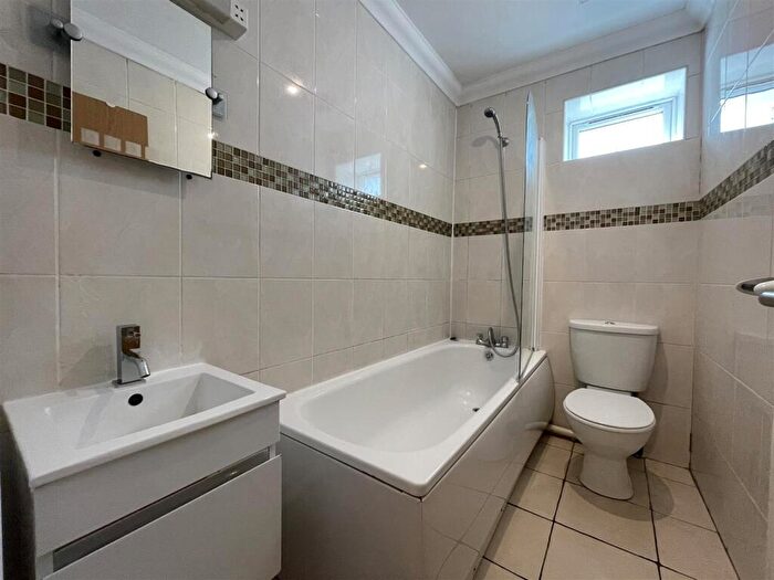 1 Bedroom Apartment To Rent In The Walk, Roath, Cardiff, CF24