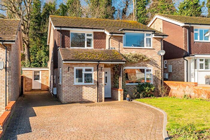 4 Bedroom Detached House For Sale In St. Ives Close, Welwyn, AL6