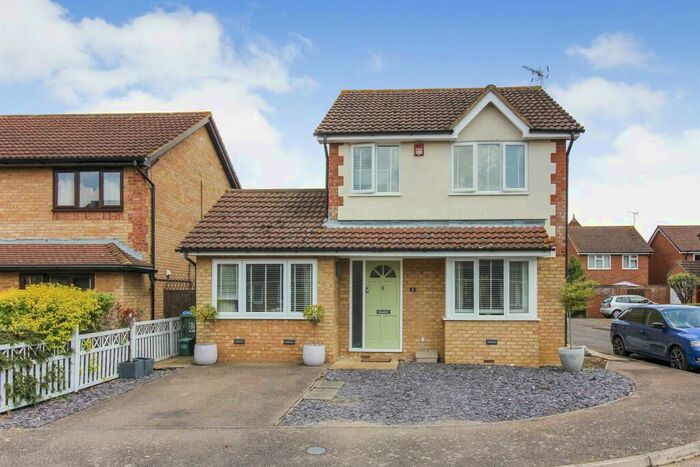 3 Bedroom Detached House To Rent In Archive Close, Aston Clinton, HP22