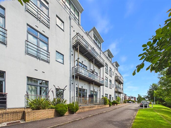 2 Bedroom Flat For Sale In Southbrae Gardens, Glasgow, G13