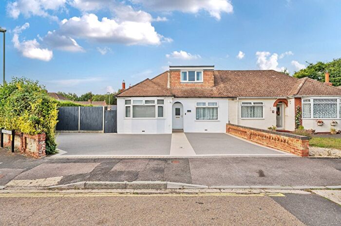 4 Bedroom Bungalow For Sale In Northfield Avenue, Fareham, Hampshire, PO14