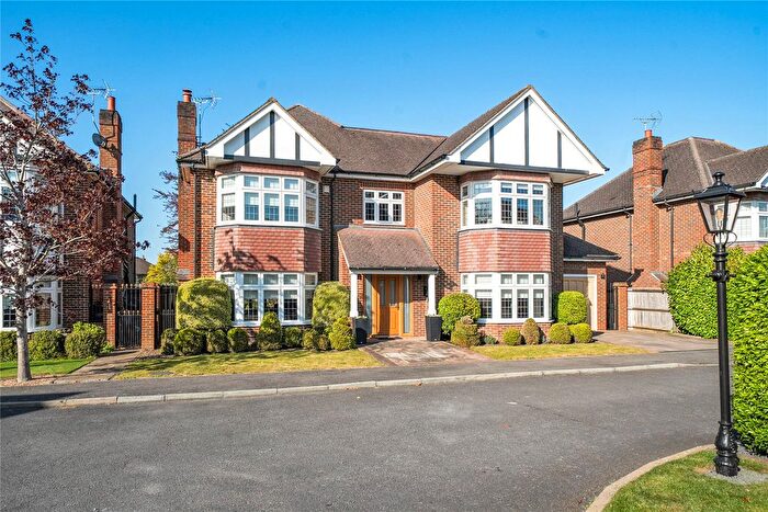 5 Bedroom Detached House For Sale In Langham Close, Bromley, BR2