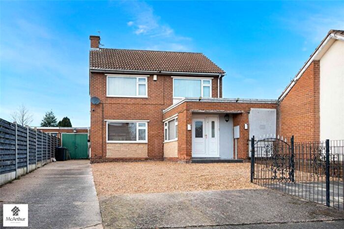 3 Bedroom Semi-Detached House For Sale In Beverley Road, Harworth & Bircotes, Doncaster, South Yorkshire, DN11