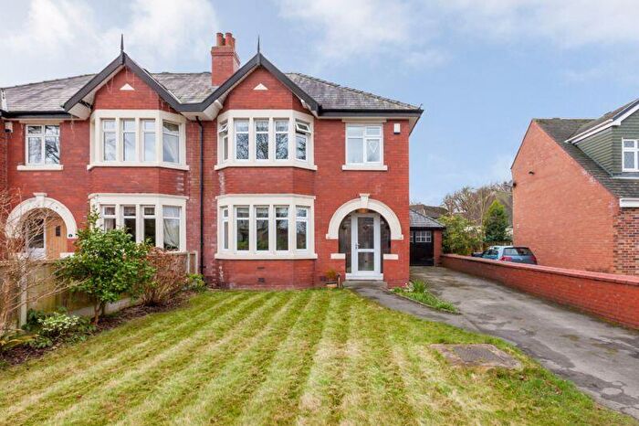 3 Bedroom Semi-Detached House For Sale In Junction Lane, Burscough, L40