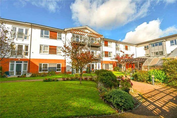 2 Bedroom Flat For Sale In New Grosvenor Road, Ellesmere Port, Cheshire, CH65