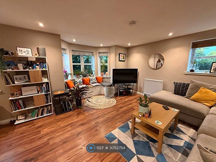 2 Bedroom Flat To Rent In North Meggetland, Edinburgh, EH14