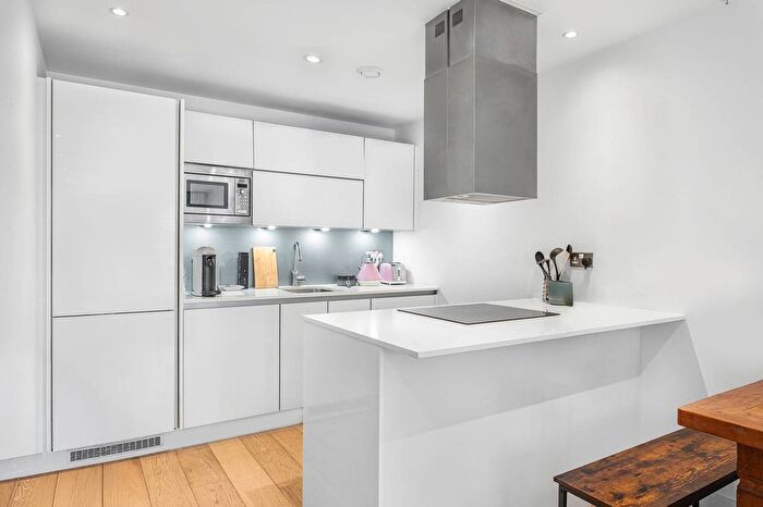 2 Bedroom Flat For Sale In Commercial Street, Aldgate, London, E1