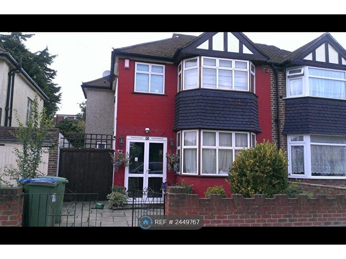 3 Bedroom Semi-Detached House To Rent In Brookdene Road, London, SE18
