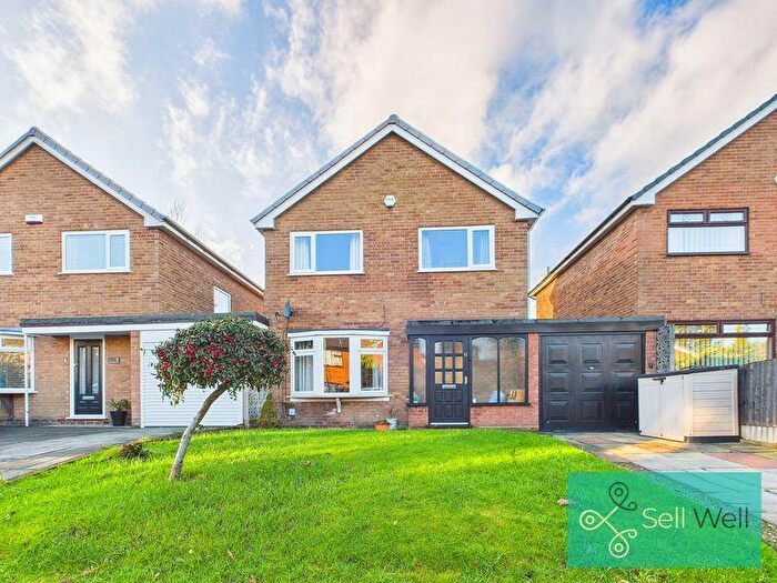 3 Bedroom Link Detached House For Sale In Springclough Drive, Worsley, Manchester, M28