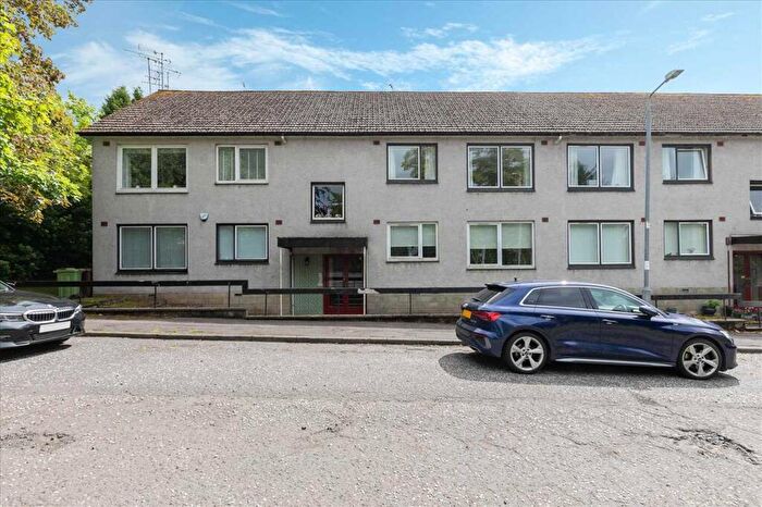 2 Bedroom Apartment For Sale In Woodhouse Court, Busby, Glasgow, G76