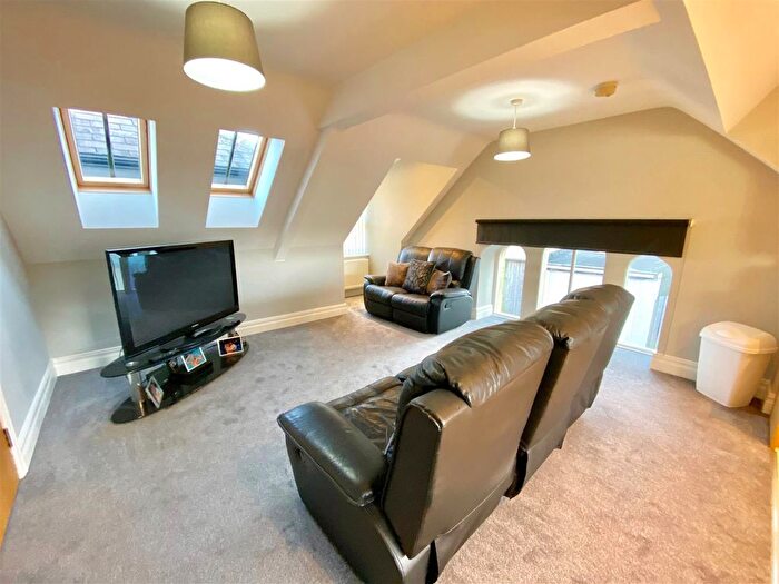 2 Bedroom Flat To Rent In Flat, Sheriffs Highway, Gateshead, NE9