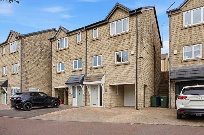 3 Bedroom Semi-Detached House For Sale In Pasturelands, Loveclough, BB4