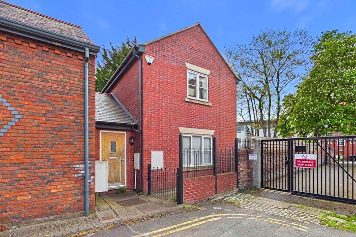 2 Bedroom Link Detached House For Sale In Beaconsfield Street, Chester, CH3