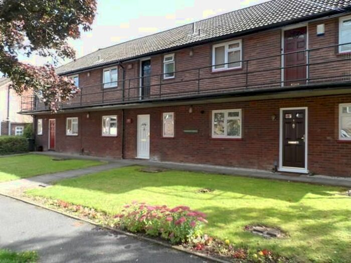 1 Bedroom Flat To Rent In Marlow Lodge, Courtlands, Maidenhead, SL6