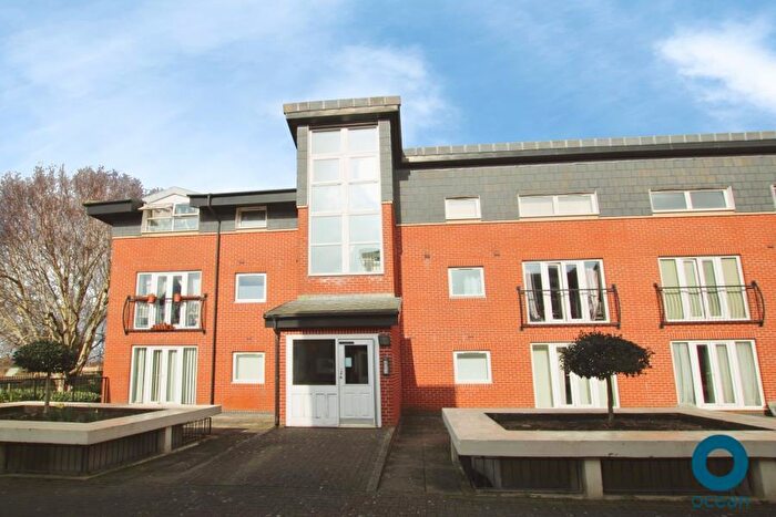 2 Bedroom Flat To Rent In High Point House- Kingswood, BS15