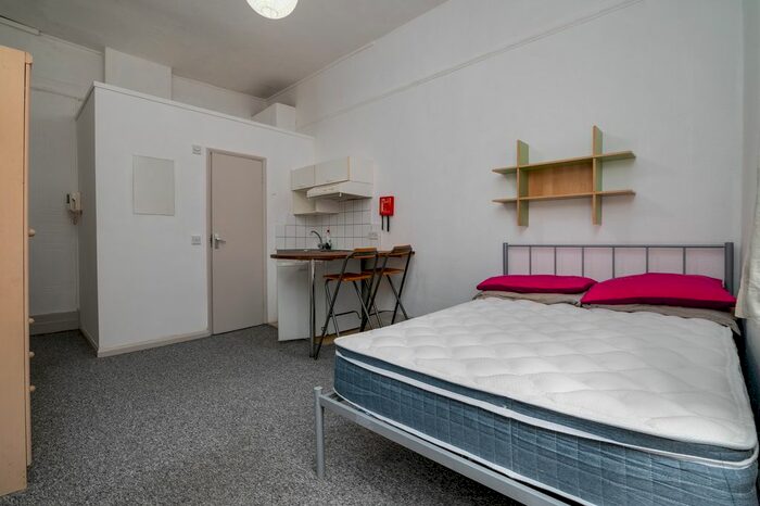 Studio To Rent In - Linden Gardens, London, W2