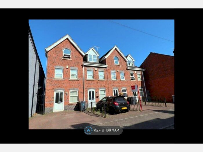 4 Bedroom End Of Terrace House To Rent In Chambers Street, Crewe, CW2