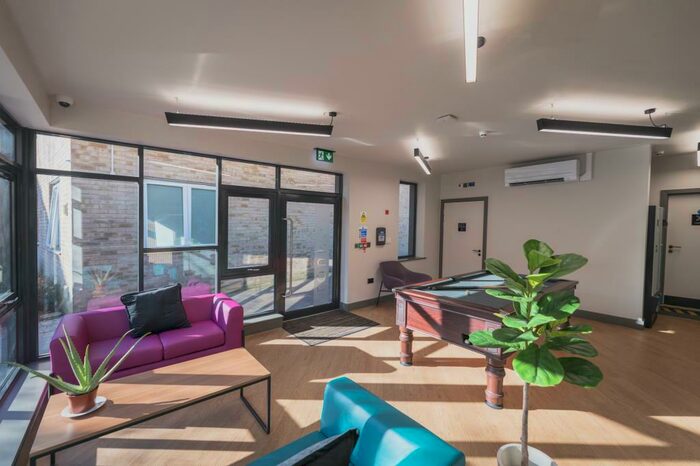 4 Bedroom Apartment To Rent In Horspath Driftway, Headington, OX3