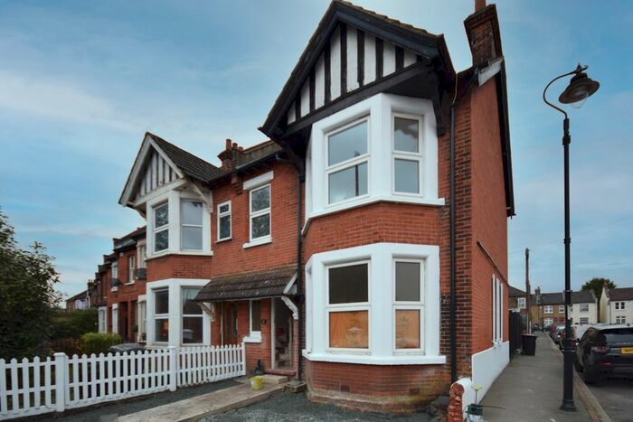 3 Bedroom End Of Terrace House To Rent In Green Lane, Chislehurst BR7