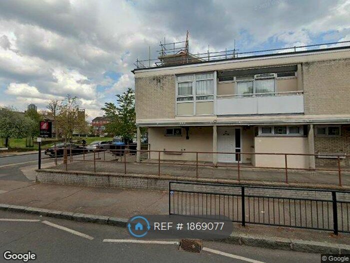 3 Bedroom Flat To Rent In Cooks Road, London, SE17