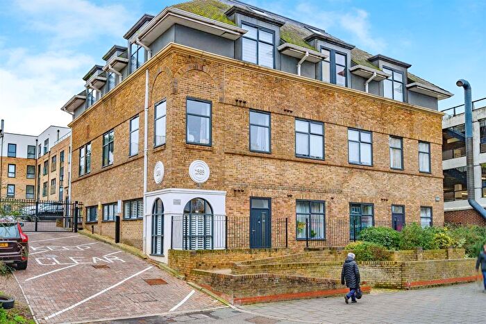 1 Bedroom Flat For Sale In Marlowes, Hemel Hempstead, HP1