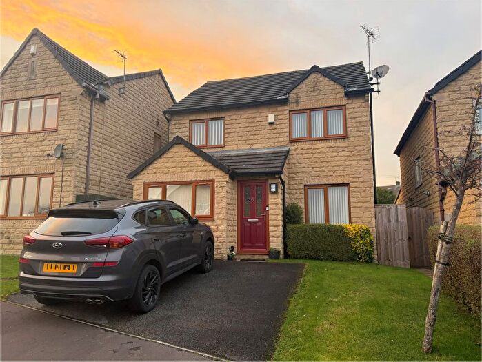 3 Bedroom Detached House For Sale In Ambler Grove, Halifax, HX2