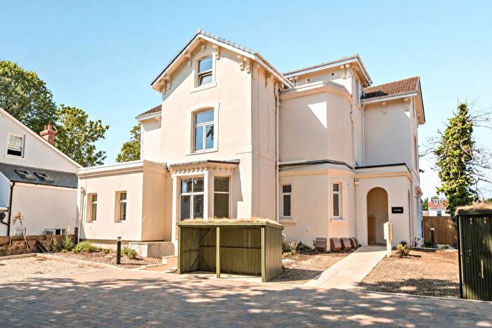 3 Bedroom Flat For Sale In Oaklands, Nelson Road, Southsea, Hamphire, PO5