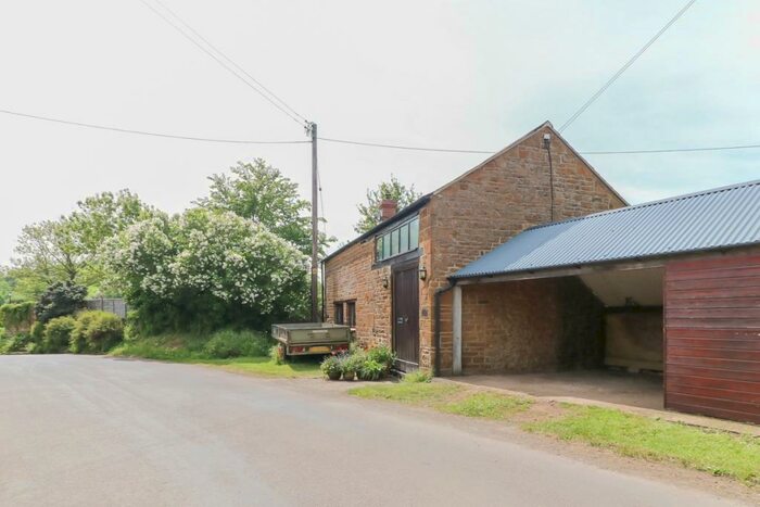 1 Bedroom Cottage To Rent In West Street, Shutford, OX15