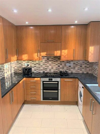 3 Bedroom End Of Terrace House To Rent In Leathsail Road, Harrow, HA2