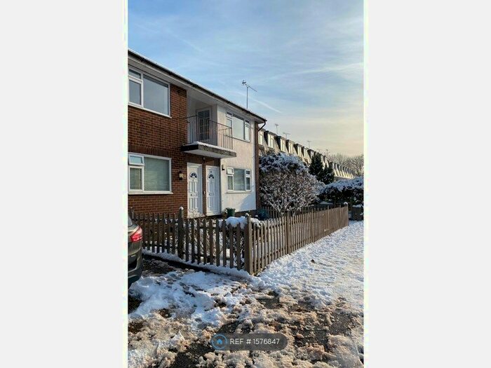 2 Bedroom Flat To Rent In Lower Park Road, Loughton, IG10