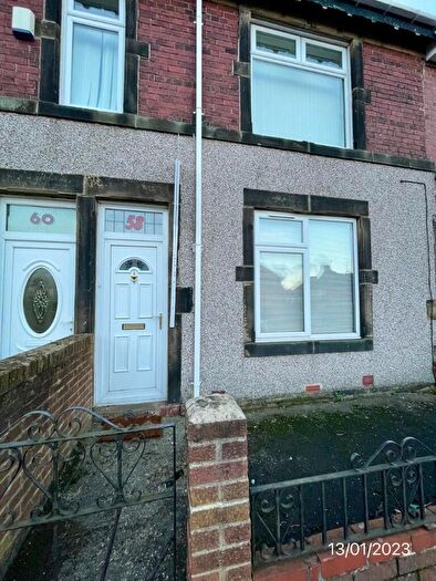 2 Bedroom Flat To Rent In Esk Street, Gateshead, Tyne And Wear, NE9