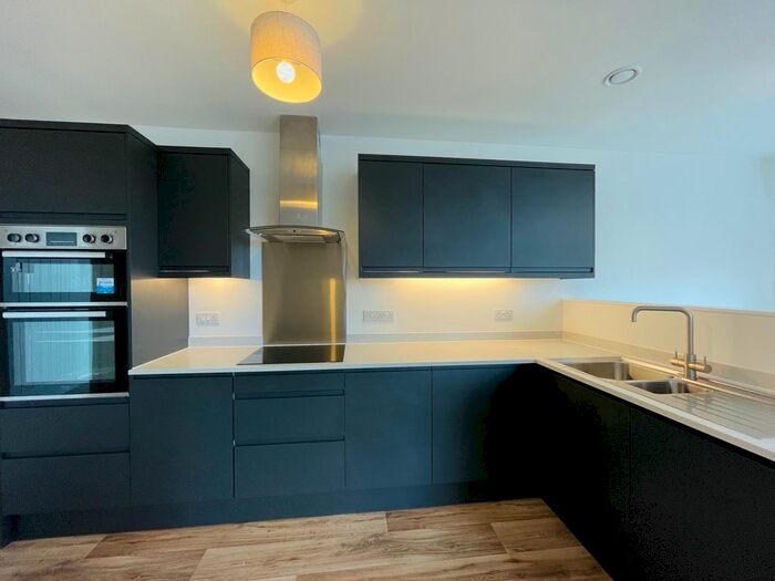 2 Bedroom Flat To Rent In Bartholomews Square, Horfield, Bristol, BS7