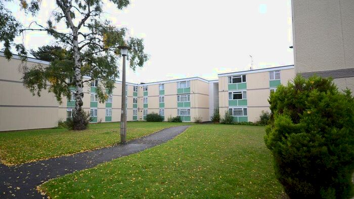 2 Bedroom Apartment To Rent In Hambleden Court, Bracknell, RG12