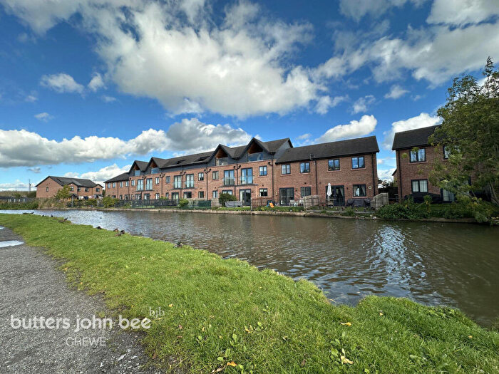 3 Bedroom Semi Detached House To Rent In Canalside, Broken Cross Place, Northwich, CW9