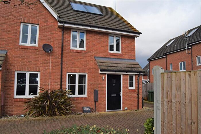3 Bedroom Semi-Detached House To Rent In Perryfields, Braintree, CM7