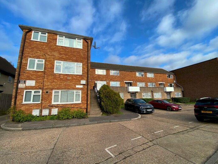 Studio To Rent In Manor Court, Mutton Lane, Potters Bar, Hertfordshire, EN6