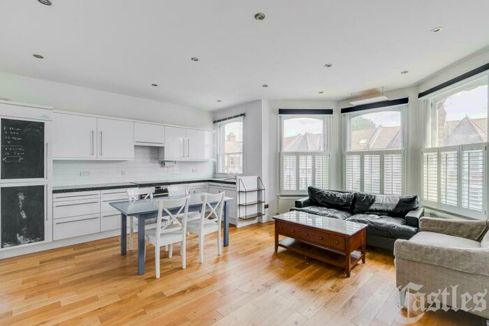 3 Bedroom Flat To Rent In Ferme Park Road, Crouch End, N8
