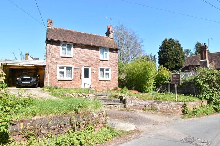 3 Bedroom Detached House For Sale In Lenham Heath Road, Sandway, Maidstone, ME17