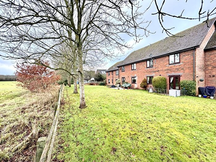 2 Bedroom Flat For Sale In Oldfield View, Hartley Wintney, Hook, RG27