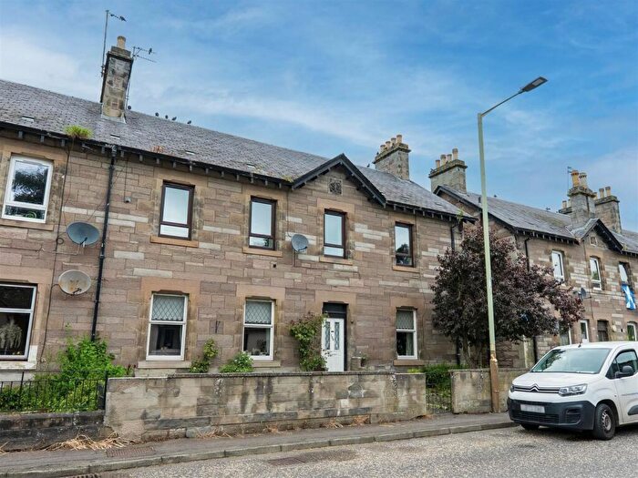 3 Bedroom Flat For Sale In Tulloch Terrace, Perth, PH1